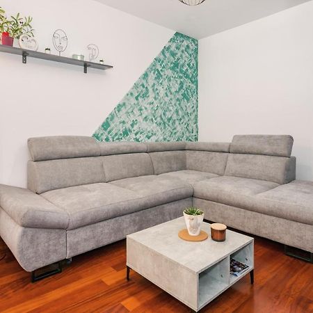 스플리트 Airy 2-Br Apt W/ Open Layout & Modern Design 아파트 외부 사진