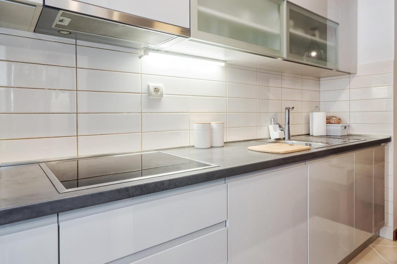 스플리트 Airy 2-Br Apt W/ Open Layout & Modern Design 아파트 외부 사진