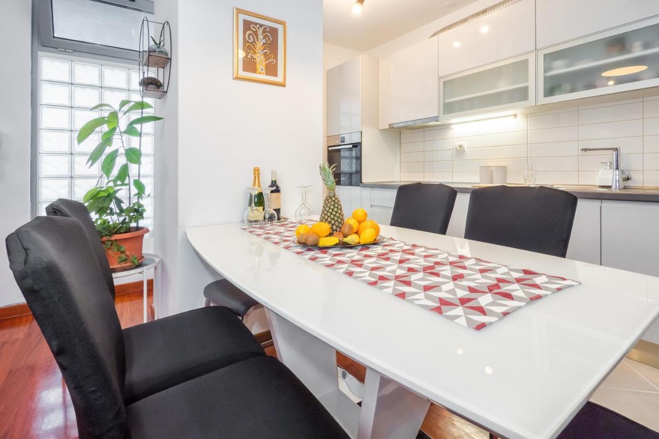 스플리트 Airy 2-Br Apt W/ Open Layout & Modern Design 아파트 외부 사진