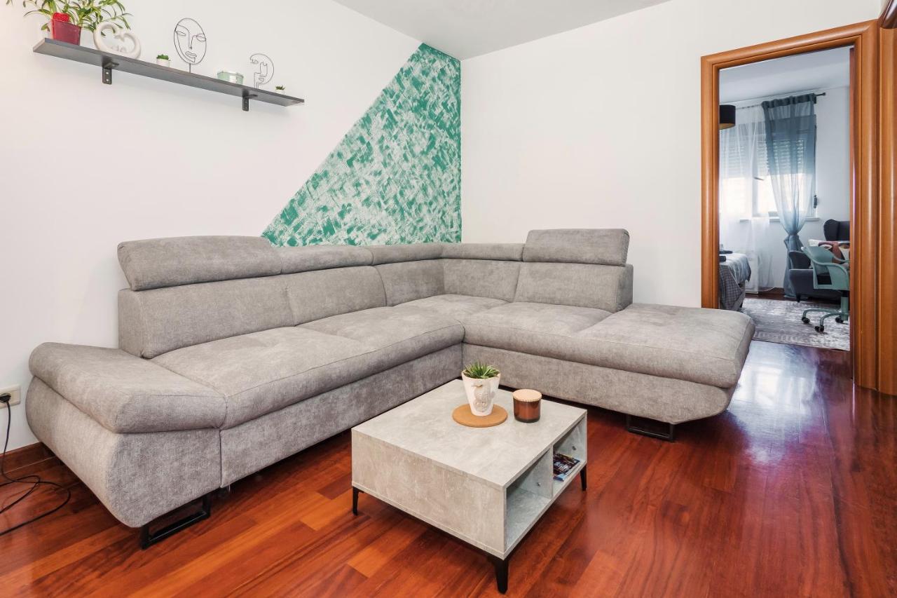 스플리트 Airy 2-Br Apt W/ Open Layout & Modern Design 아파트 외부 사진