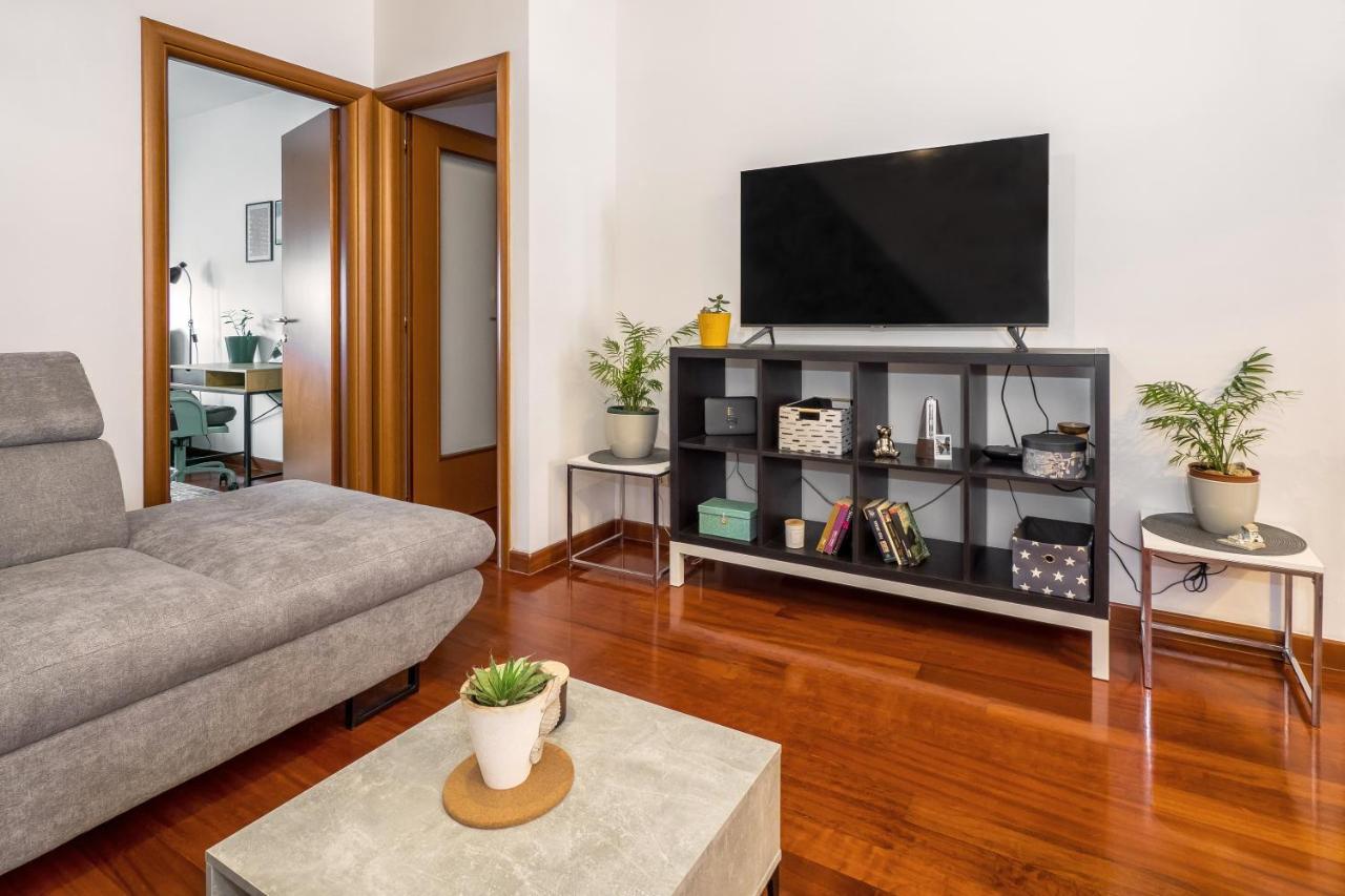 스플리트 Airy 2-Br Apt W/ Open Layout & Modern Design 아파트 외부 사진