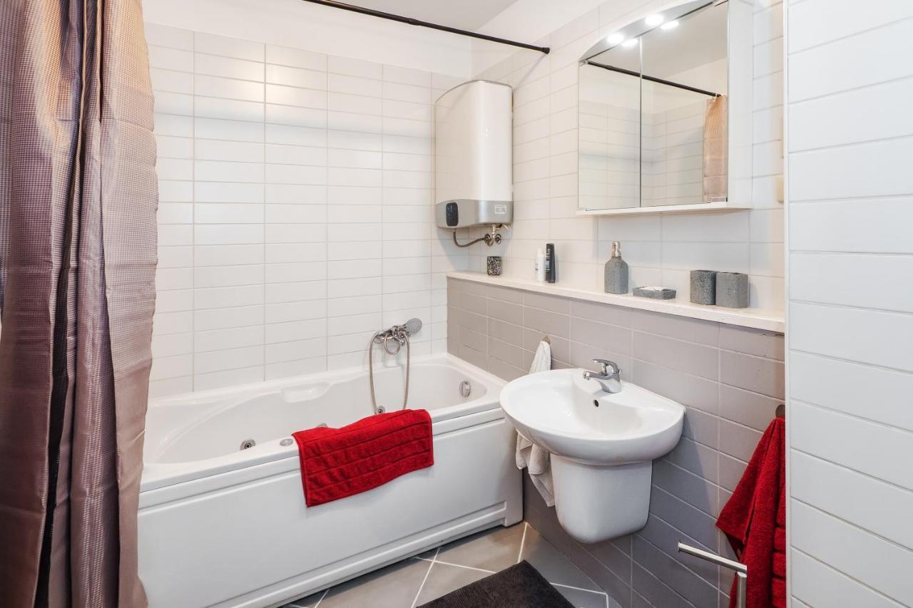 스플리트 Airy 2-Br Apt W/ Open Layout & Modern Design 아파트 외부 사진