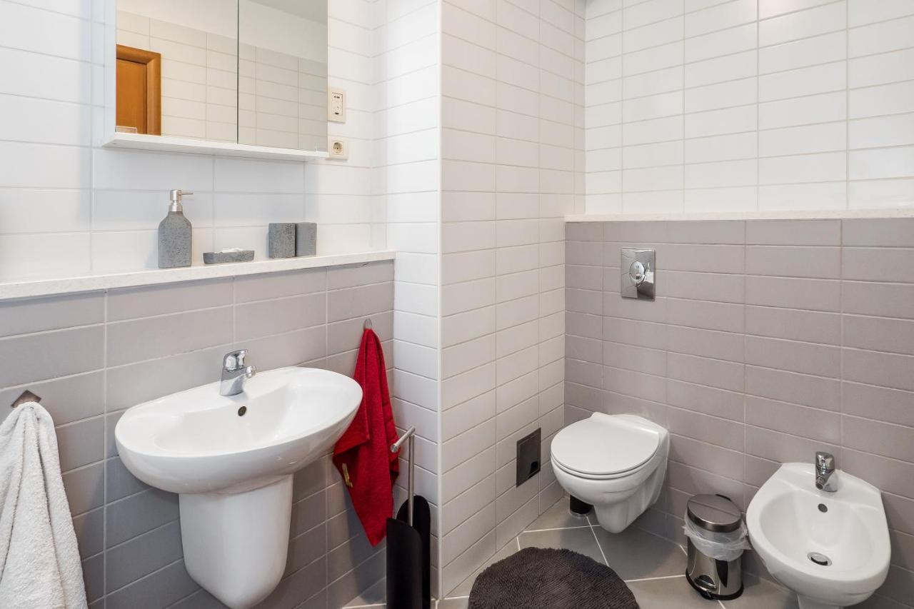 스플리트 Airy 2-Br Apt W/ Open Layout & Modern Design 아파트 외부 사진